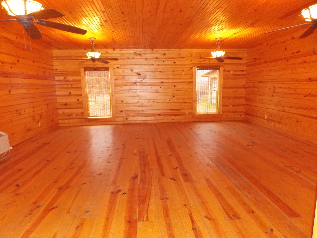 2005 Fairview Rd SW, Camden, AR 71701